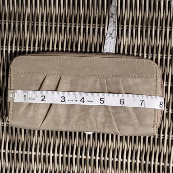 Travelon Wallet Zipper Neutral with Floral Lining - Picture 9 of 9